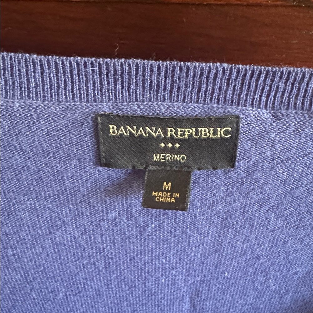 Banana Republic Merino Wool Women's Indigo V-Neck Button Cardigan Sweater Preppy - Picture 3 of 6